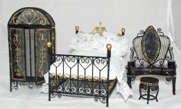 Black wire and gold 3 piece bedroom set