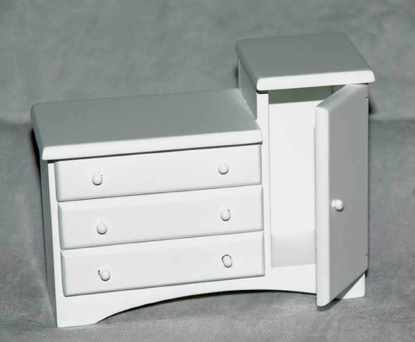 Change  table/chest with drawers, white