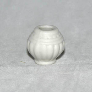 White pot, round