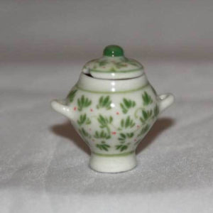 Soup tureen with lid and ladle