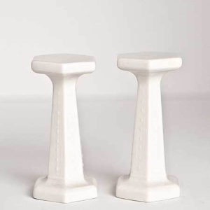 Set of 2 porcelain columns