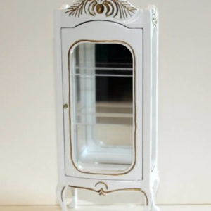 White mirrored display cabinet