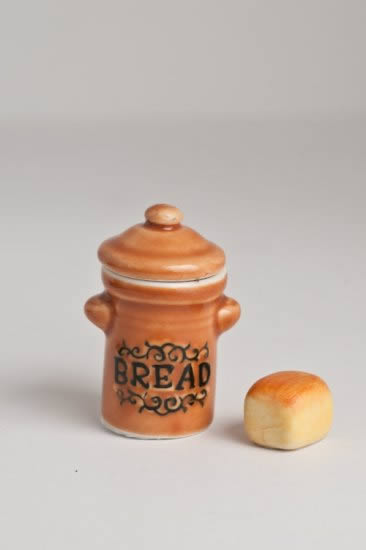 Kitchen bread jar and bread roll