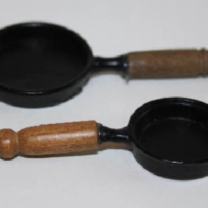 Cast iron frying pans