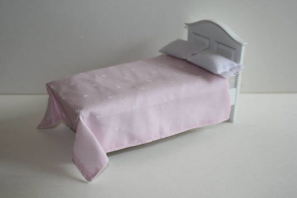 White single timber bed reversable pink//white  cover