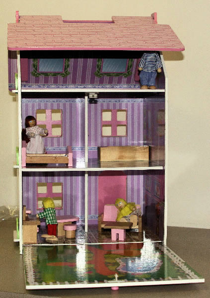 Small dollhouse