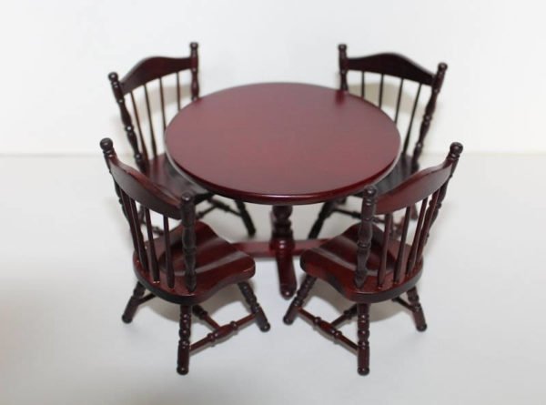 Mahogany round pedestal dining table