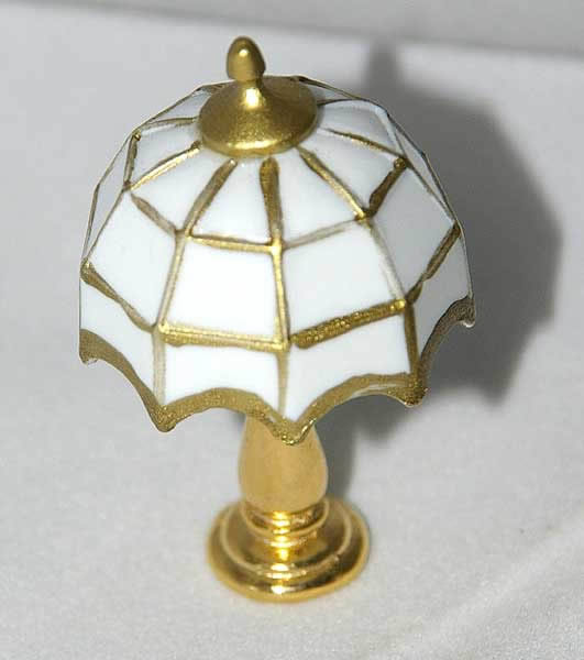 Tiffany table lamp, whitebon electric