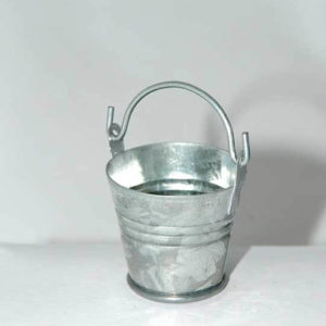 Tin bucket