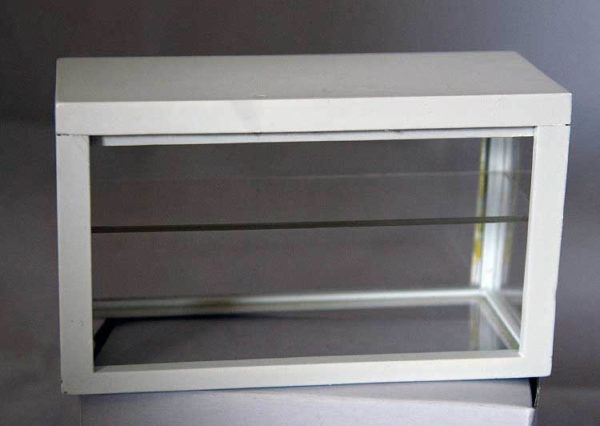 White display cabinet  / counter   ( no shelf )