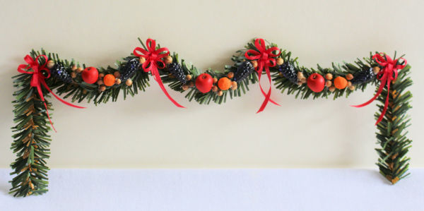 Christmas Fruit Garland For small Area | The Doll House
